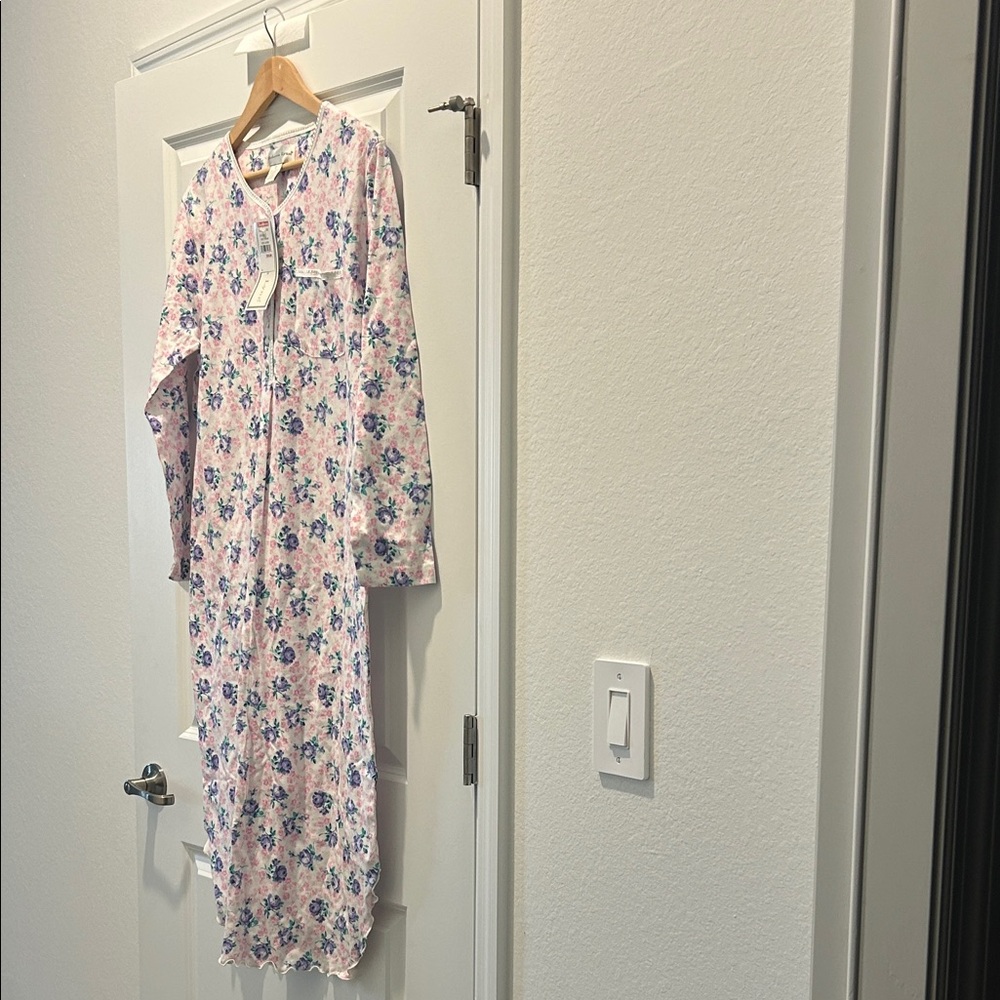 Vintage Rebecca Lynn Nightgown- NWT- Size Medium